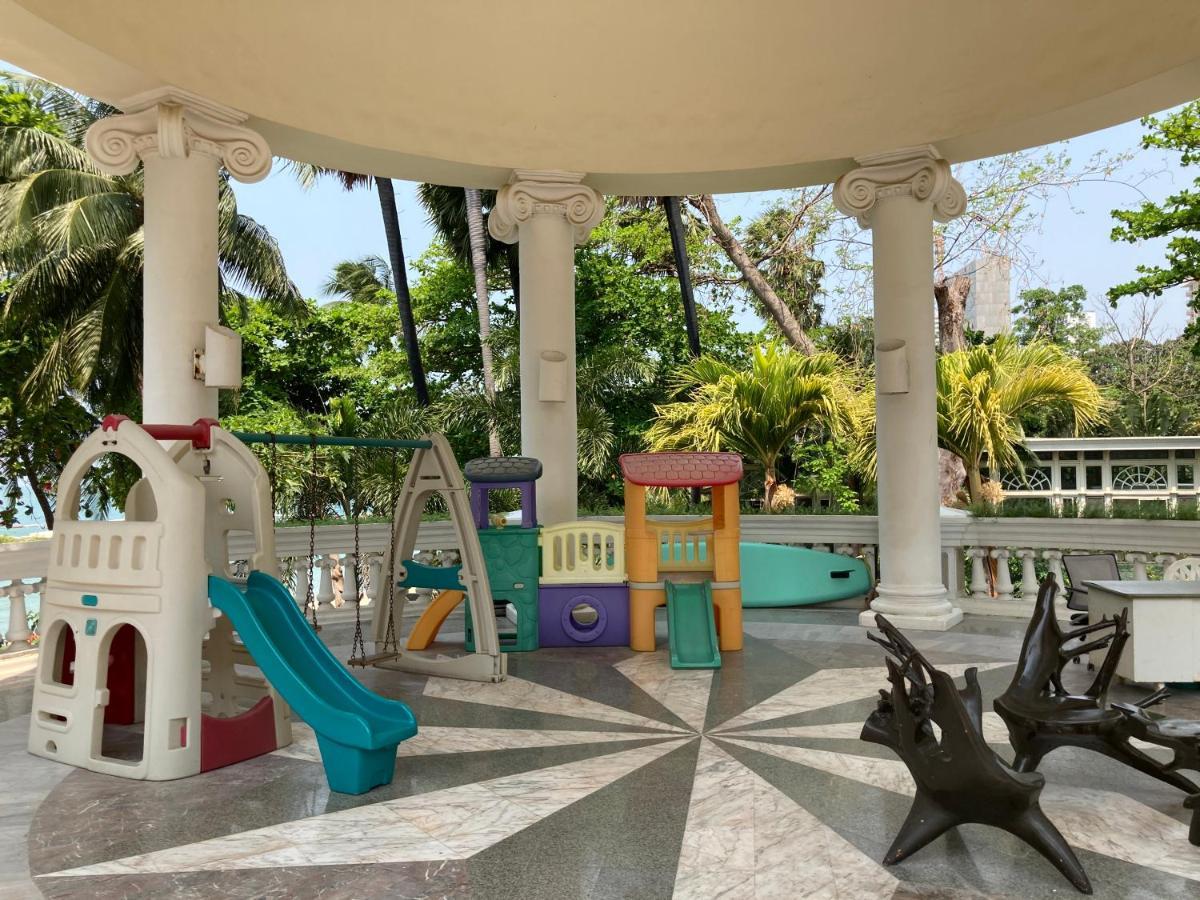 Sky Beach Beachfront Pattaya Exterior photo